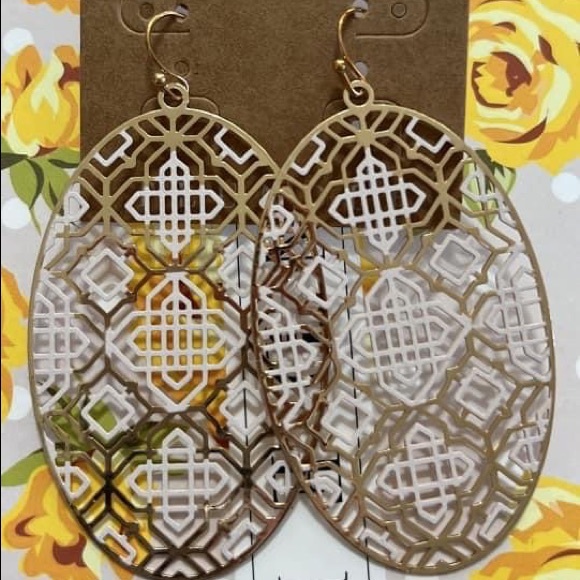 Plunder Jewelry - White and Gold Earrings